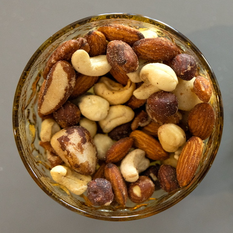 Healthy Snacking: The Ultimate Guide to Selecting a Delicious Nut Mix